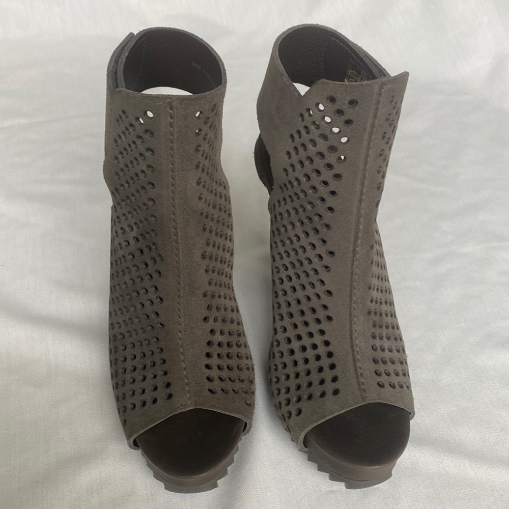 Pedro Garcia, Persis, Fox Castoro. Size 38. Worn once